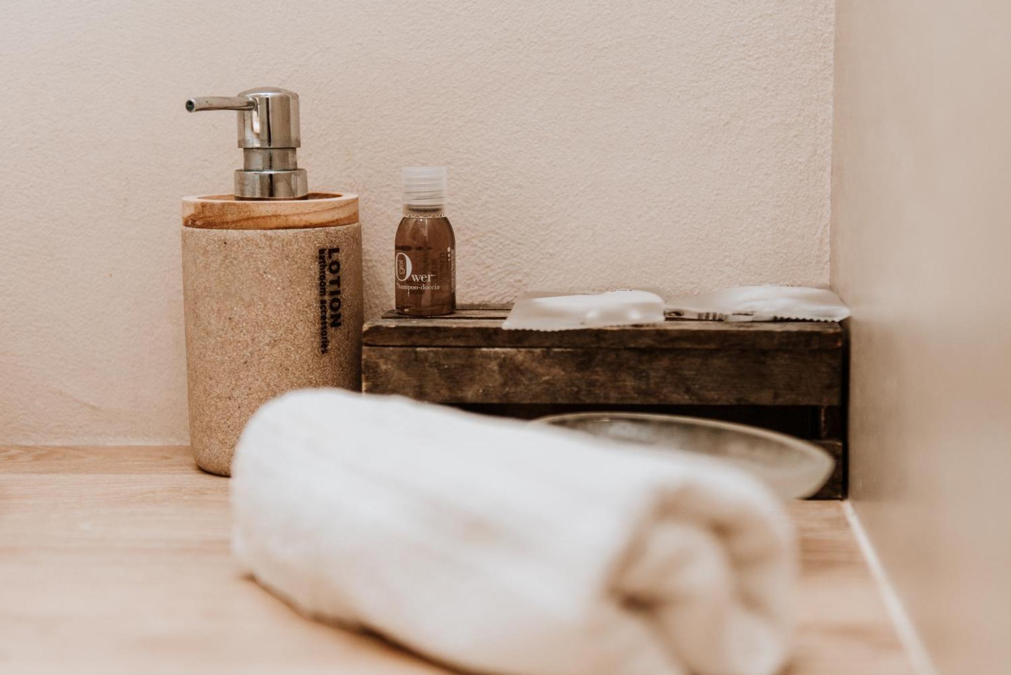 Terrae Hydrunti Bed & Breakfast Lecce Ngoại thất bức ảnh