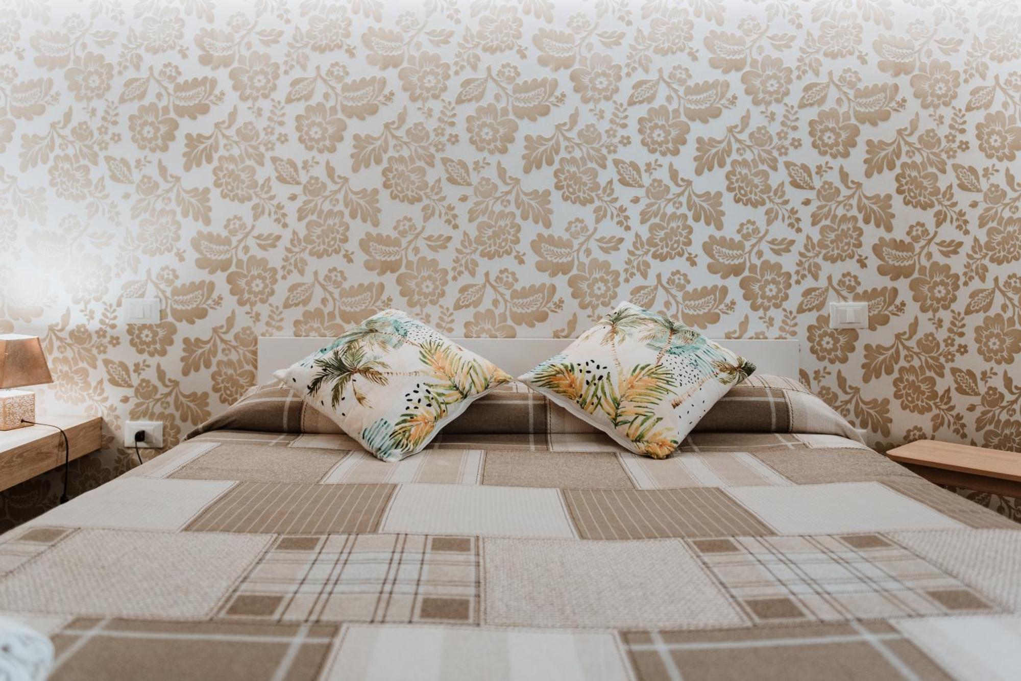 Terrae Hydrunti Bed & Breakfast Lecce Ngoại thất bức ảnh